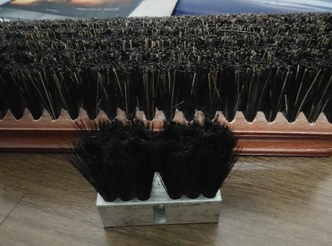 小型鋁合金毛刷樣(yàng)品